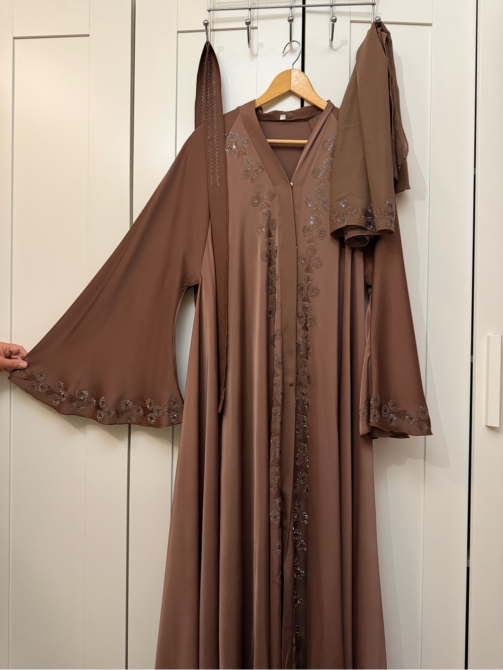 Elegant Brown Women's Embroidered Emirati Abaya Dress